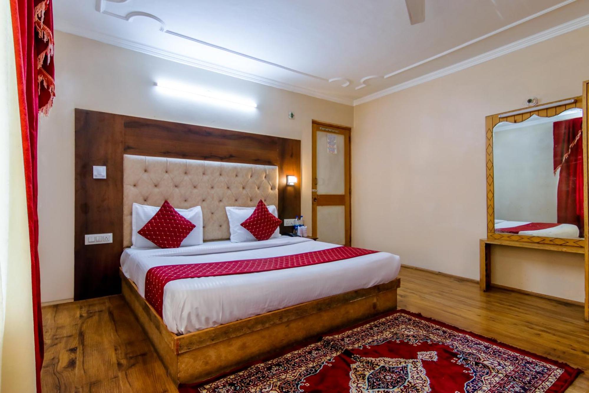 Mha Hotels The Moon Manali Экстерьер фото